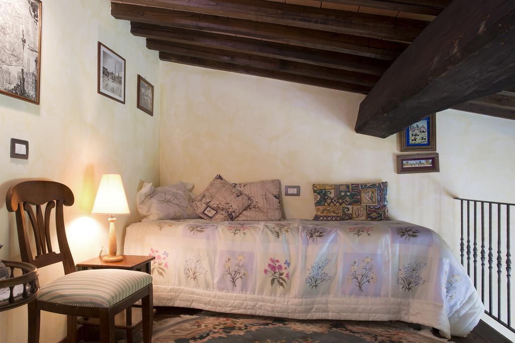 Casa Sandro A Podere Pascianella Villa Castelmuzio Стая снимка